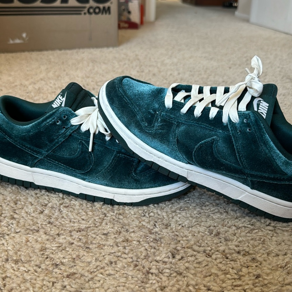 Dunk Low Velvet